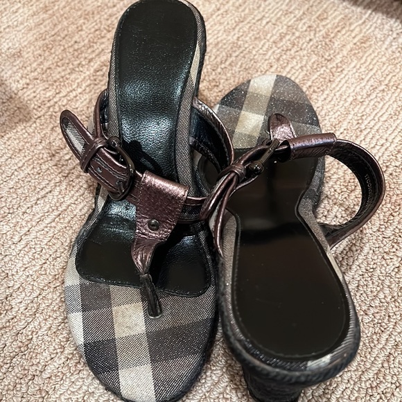 Burberry pewter check espadrille wedge thong size 39/8US - Picture 2 of 7